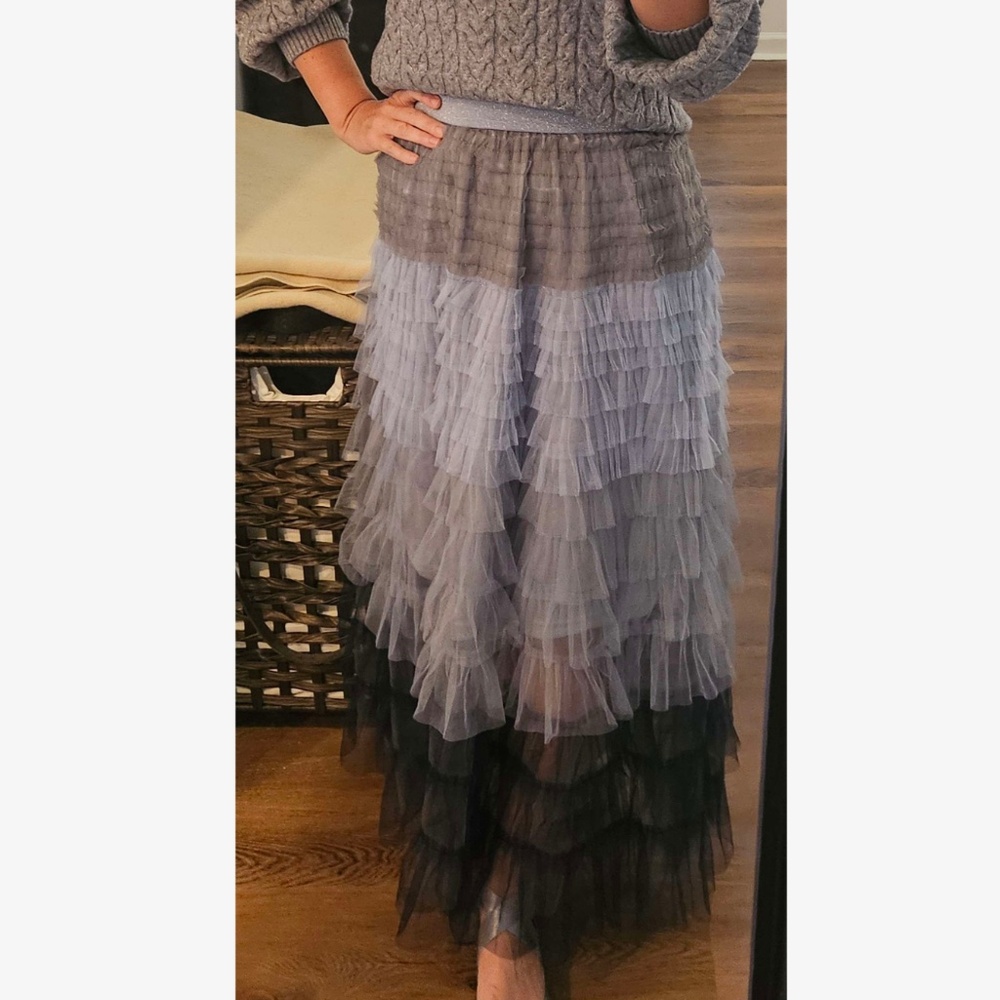 Classic Color Block Stretchy Waist Layered Tulle Maxi Skirt - Picture 3 of 10